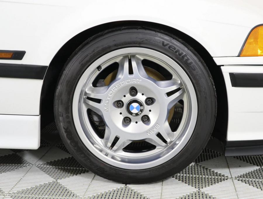 Колеса BMW M3 Lightweight (E36) 1995 года  (US) (фото 25 из 58)